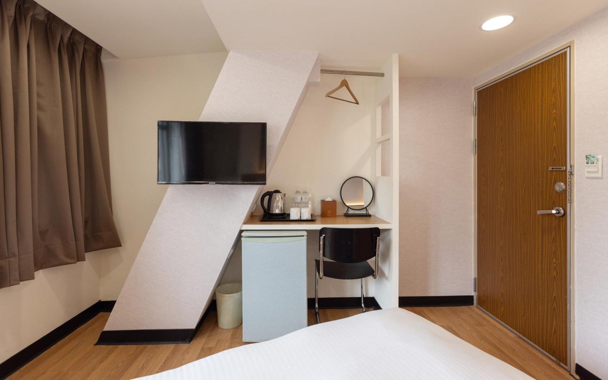 New World Hotel Тайбэй Экстерьер фото
