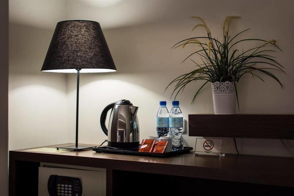 New World Hotel Тайбэй Экстерьер фото